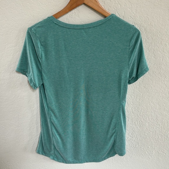 Green Ribbed workout top - Picture 4 of 5